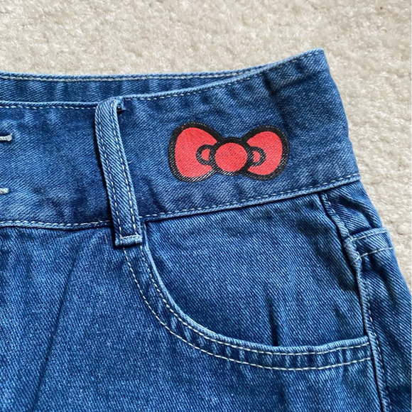 Hello Kitty Sanrio jean skirt NWT - Picture 3 of 4